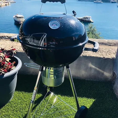 Large Terrace شقة