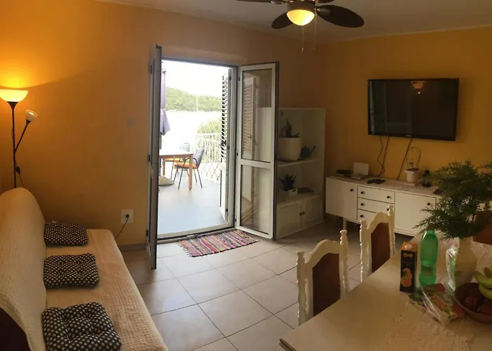 Large Terrace Apartman *