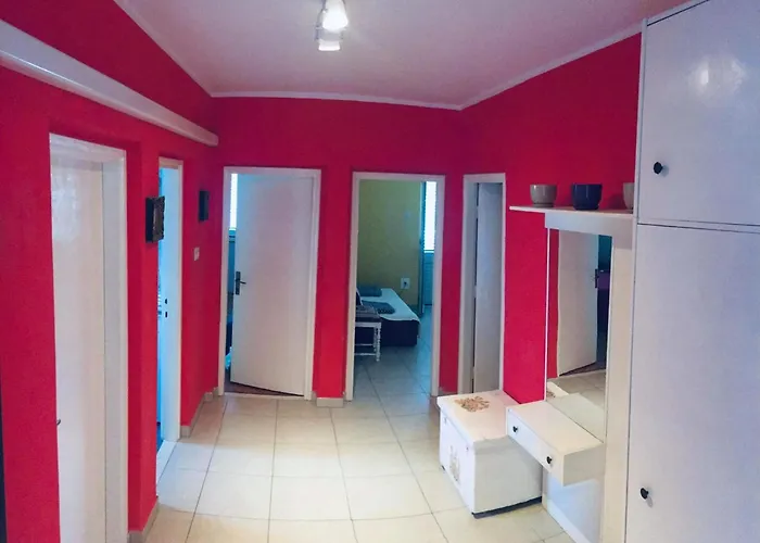 Large Terrace Daire *