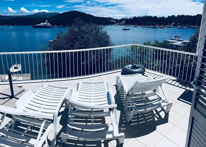 Large Terrace Apartman *