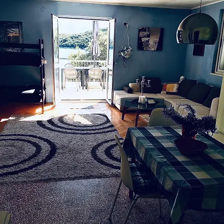 Large Terrace *